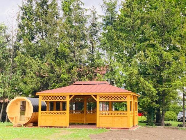 Kalinowy Sad Domki Z Jacuzzi I Sauna Mikołajki Exterior photo
